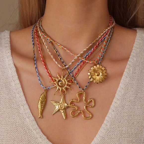 Gold Sun Pendant Necklace A1501 - Picture 2 of 5